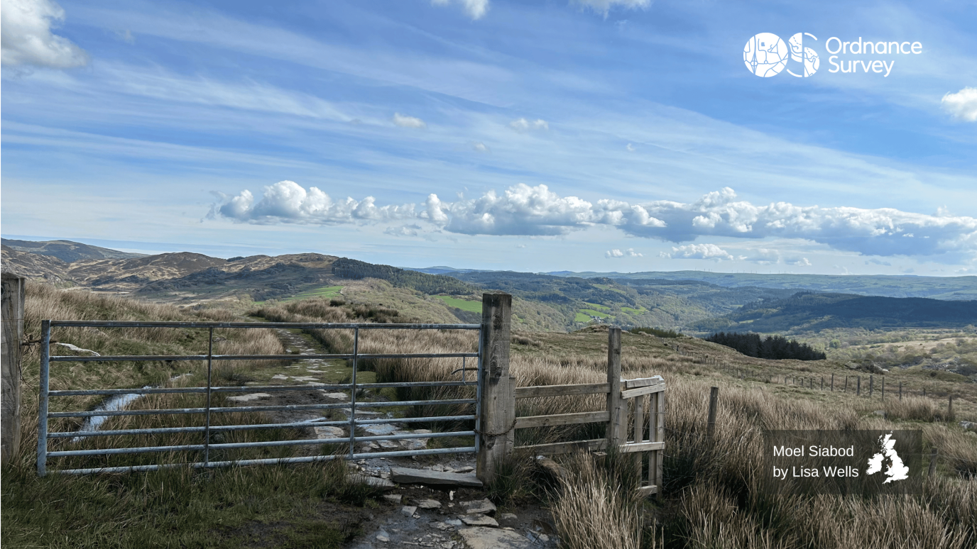 Moel Siabod via Daear Ddu Ridge - a gate and stile looking back across to Moel Crimpiau