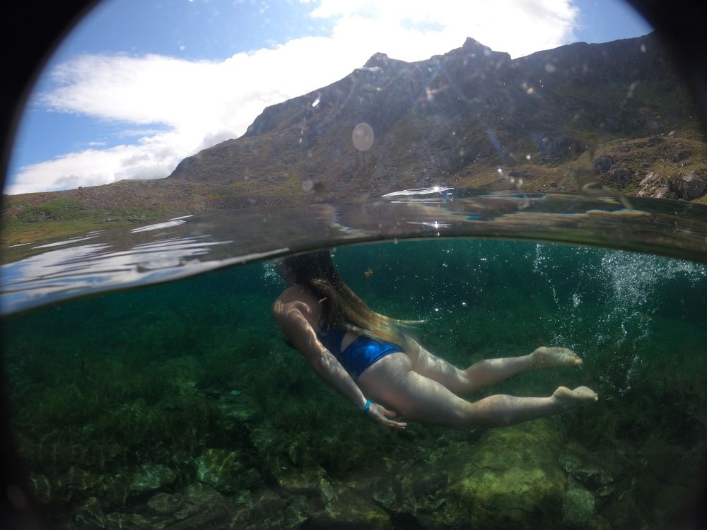 becks gillmore swimming underwater