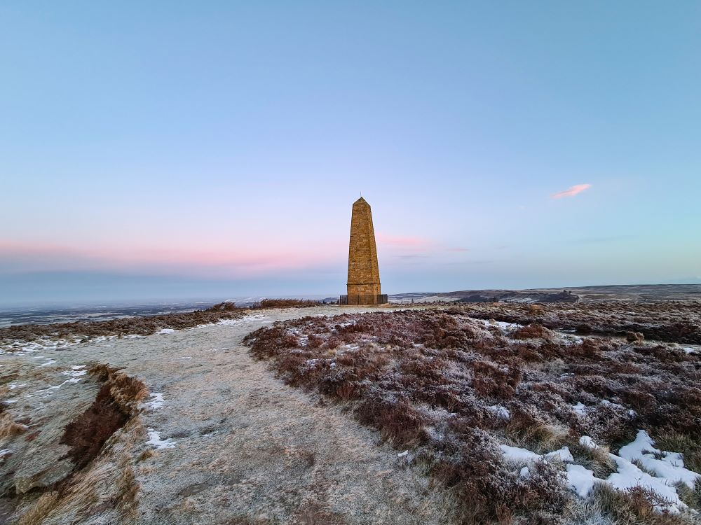 captain cooks monument at roseberry topping