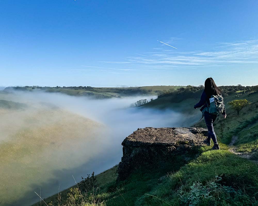 May Cheung rolling fog in valley 