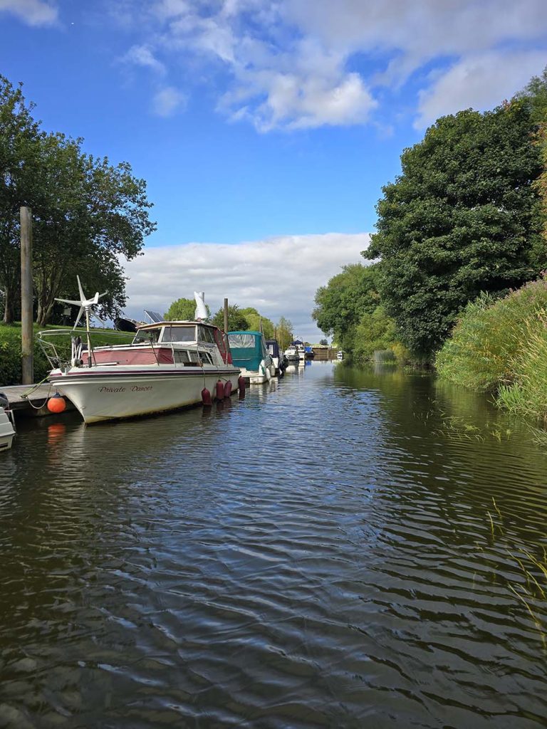 boats on the river ure - Paddleboarding the River Ure from Boroughbridge to Linton