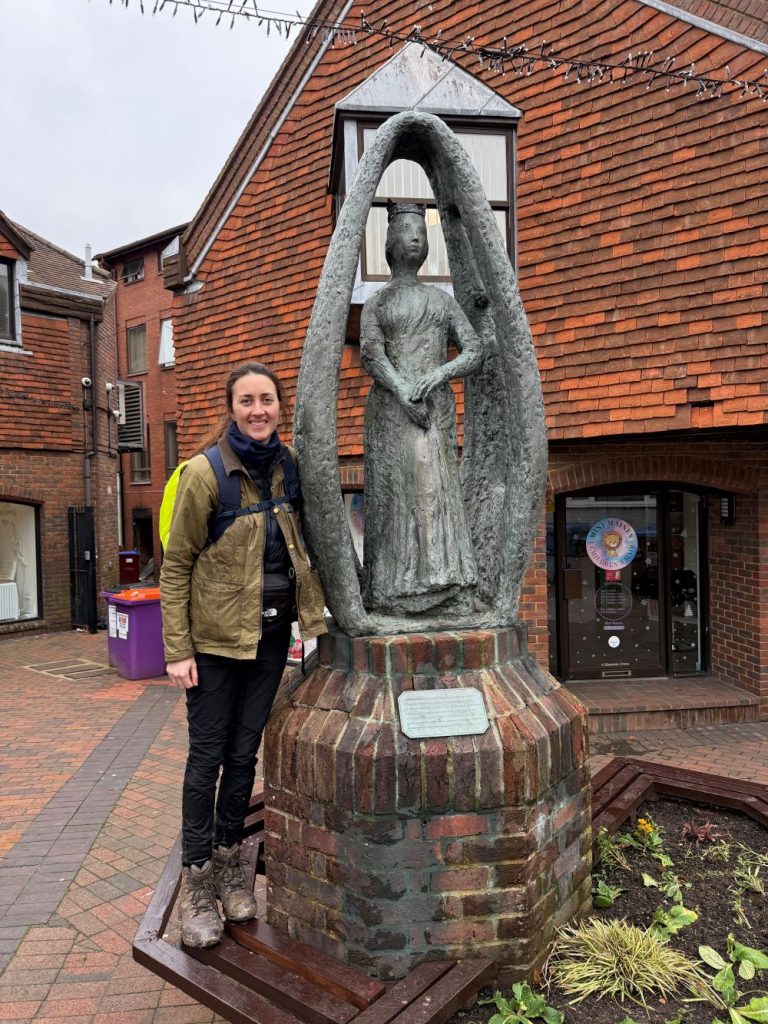 Statue to Eleanor at Dunstable  with Alice Loxton